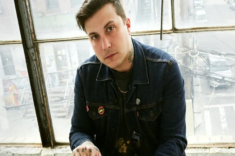 frank iero height