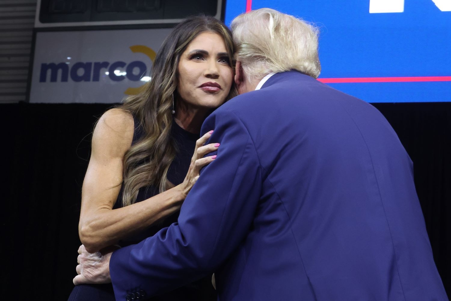 Kristi Noem Height