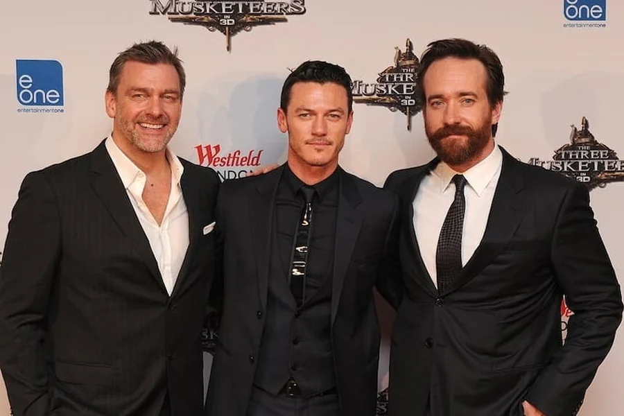 Ray Stevenson Height
